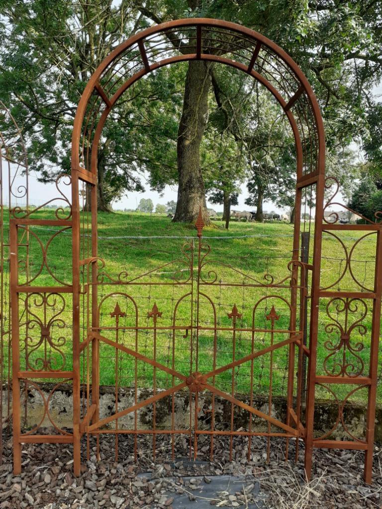 Grande arche , arcade avec barrière en fer forgé, Enlèvement, Neuf
