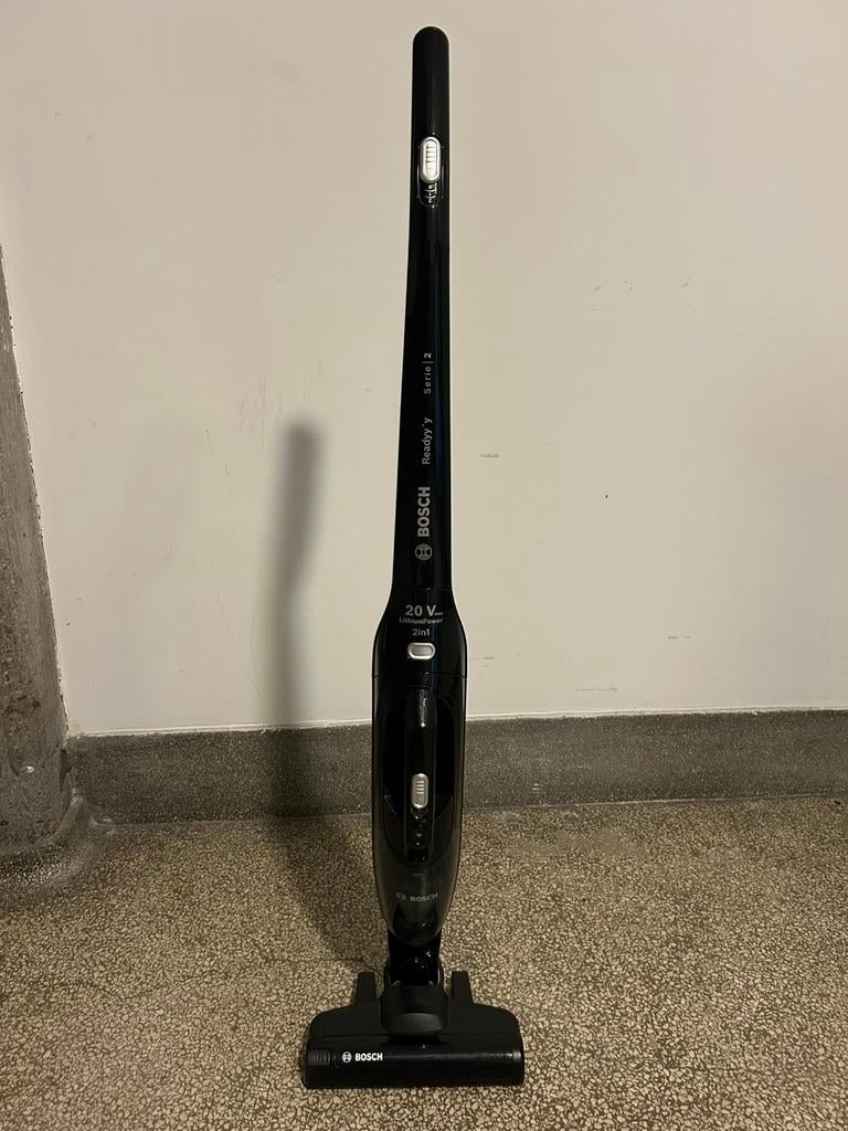 Adpirateur balai BOSCH 2 en 1, Electroménager, Enlèvement, Utilisé, Réservoir, Aspirateur