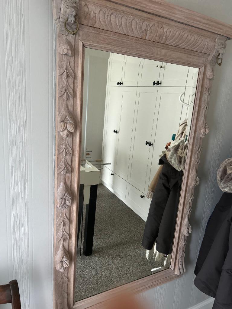 Antieke Mechelse spiegel, Enlèvement