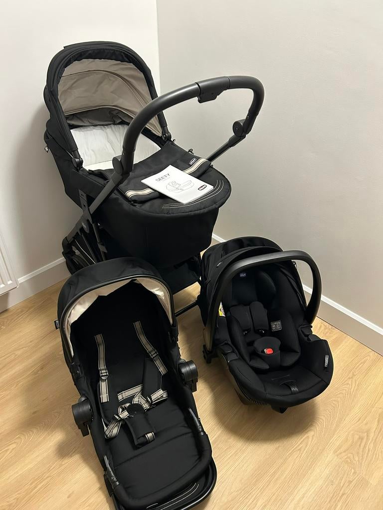 Nieuwe Chicco trio-kinderwagen, Kinderen en Baby's, Kinderwagens en Combinaties, Nieuw, Combiwagen, Met autostoeltje, Verstelbare duwstang