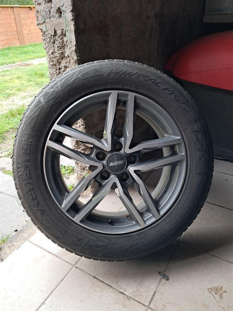 Jantes vw plus pneus hiver  215 65 17v, Enlèvement, Utilisé, Véhicule tout-terrain, Pneus hiver