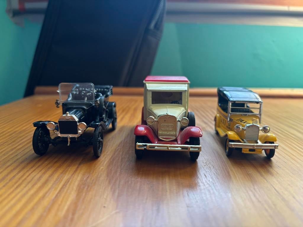 Vintage Ford Mini auto modellen van 1900, Hobby & Loisirs créatifs, Voitures miniatures | 1:32, Comme neuf, Voiture, Corgi, Enlèvement ou Envoi