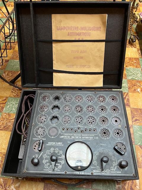 Ancien multimètre- Lampemètre E.N.B. A24, Antiquités & Art, Enlèvement