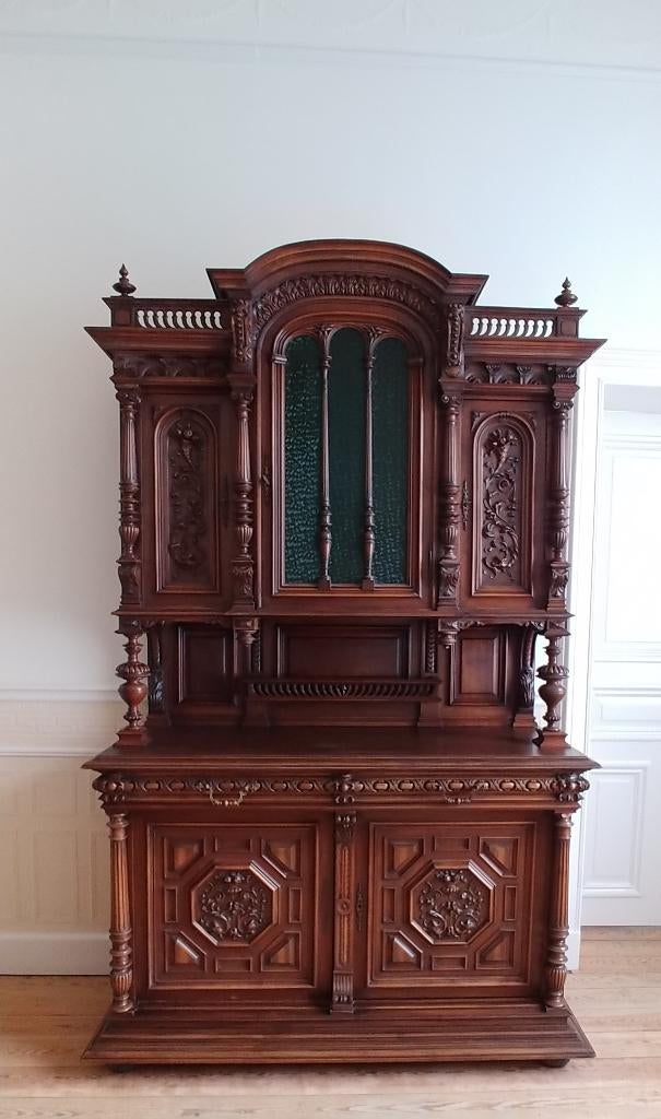 Magnifique armoire néo-Renaissance Finest Walnut, Enlèvement