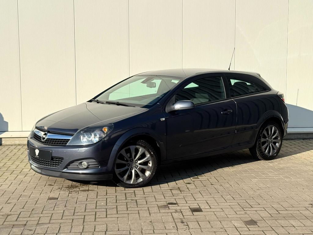 ✅ Opel Astra GTC 1.6i GARANTIE Airco Parkeersensoren, Voorwielaandrijving, Zwart, 4 cilinders, Parkeersensor