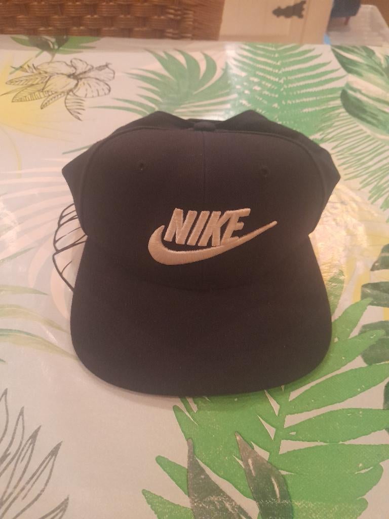 Nike pet, Ophalen, Nike, Pet, 57 cm (M, 7⅛ inch) of minder