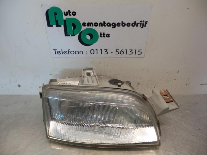Koplamp rechts van een Fiat Punto (Punto 94-), Auto-onderdelen, Gebruikt, -, -, Ophalen of Verzenden
