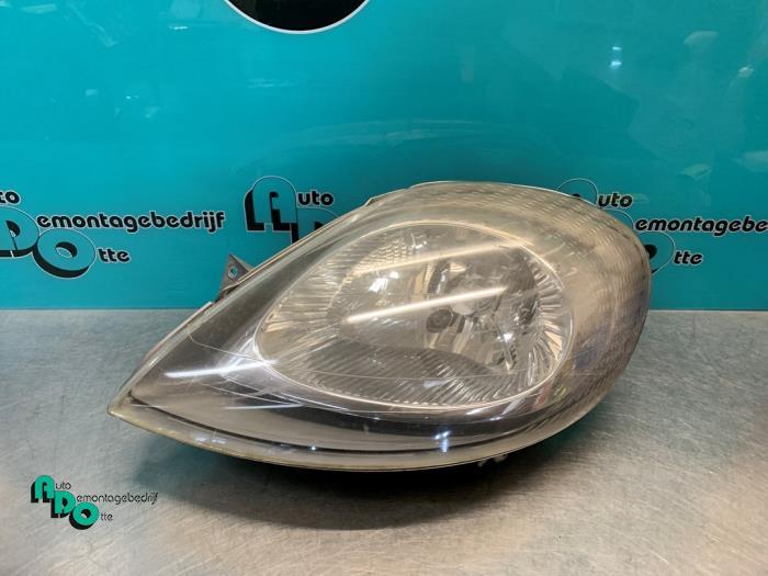 Koplamp links van een Opel Vivaro (Vivaro 01-), Auto-onderdelen, Gebruikt, -, -, Opel