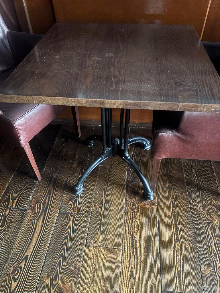 Tafel voor cafe, Ophalen