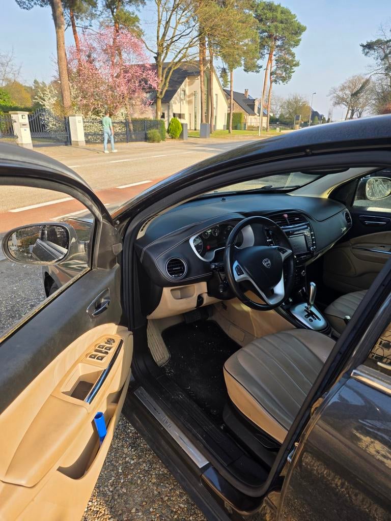 Lancia Delta 1.6 Mtj automatique avec 133 km, Autos, Lancia, Cuir, Achat, Beige, Entreprise