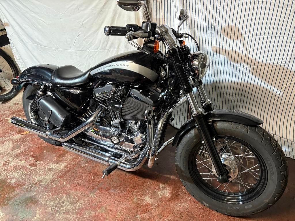 Harley Davidson Sporster 1200 Custom, Motos, Particulier