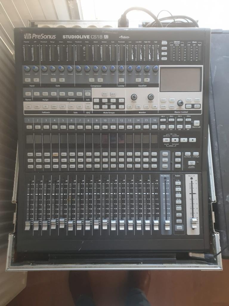 Presonus StudioLive CS18AI + flightcase + AKG TB headset, Musique & Instruments, Tables de mixage, Utilisé, 20 canaux ou plus
