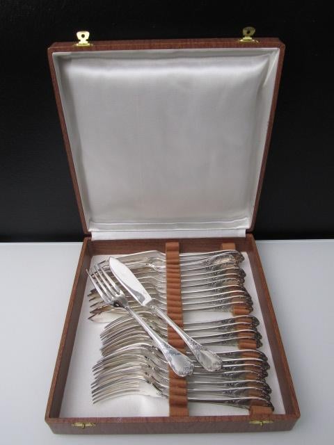 Christofle - 24 delig visbestek in koffertje - niet gebruikt, Antiek en Kunst, Antiek | Bestek, Ophalen of Verzenden