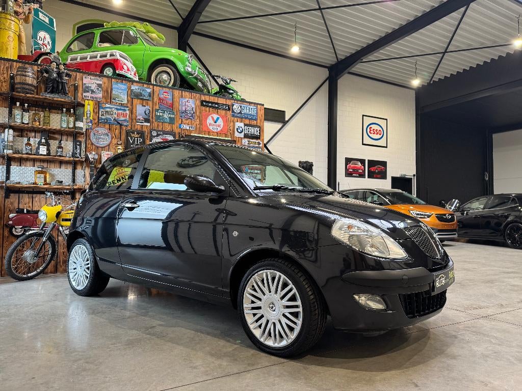 LANCIA YPSILON - 1.4 BENZINE - AUTOMAAT - GARANTIE -, Auto's, Beige, 4 cilinders, Zwart, Leder