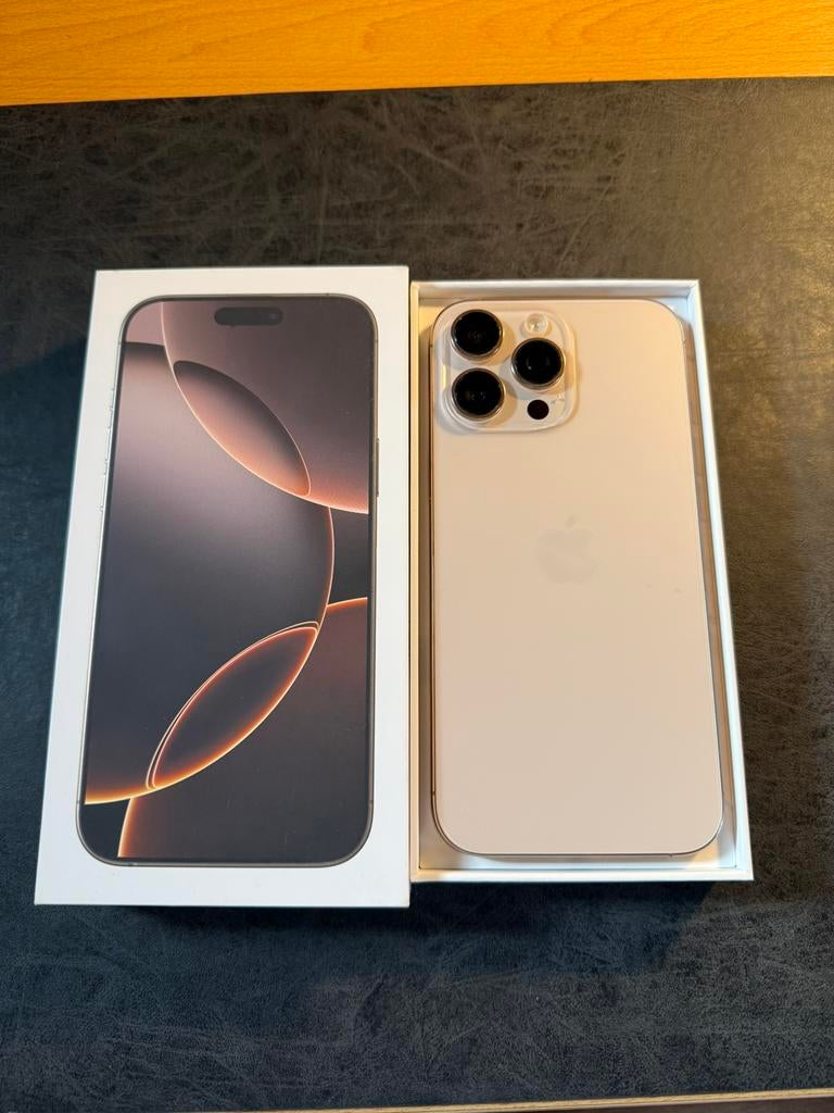Iphone 16 pro max + 9 hoesjes, Télécoms, Téléphonie mobile | Apple iPhone, 256 GB, Enlèvement ou Envoi, IPhone 16 Pro Max, Comme neuf