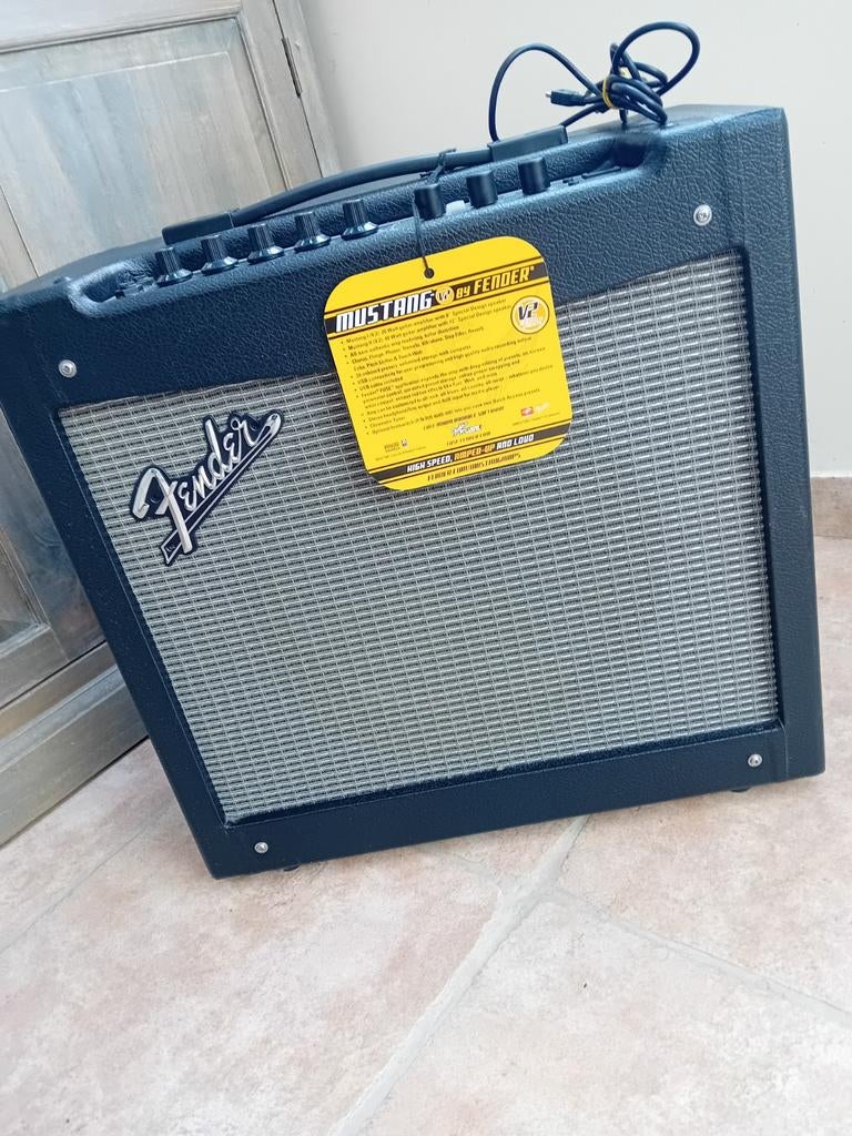 Fender Mustang II (40W, 12"speaker), Muziek en Instrumenten, Versterkers | Bas en Gitaar, Ophalen, Zo goed als nieuw, Gitaar, Minder dan 50 watt