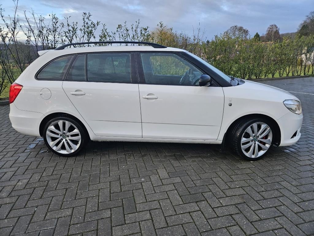 Skoda Fabia SW  RS 1.4 TSI RS  180 pk DSG, Euro 5, Stof, Zwart, 4 cilinders