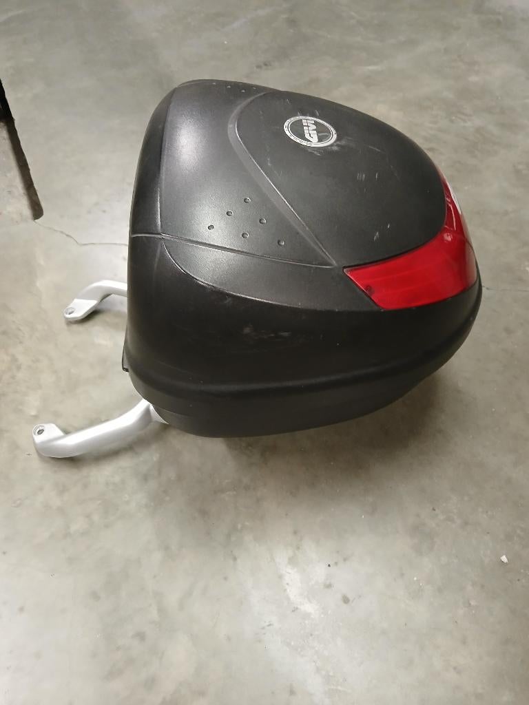 Bagagedrager met givi koffer, Vélos & Vélomoteurs, Scooters | Peugeot, Enlèvement