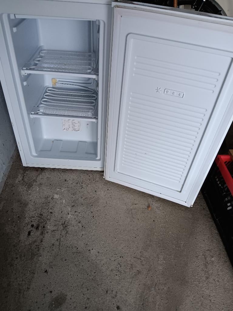 Diepvries  friac, Elektronische apparatuur, Vriezers en Diepvrieskisten, Gebruikt, Minder dan 60 cm, Vrijstaand, Ophalen
