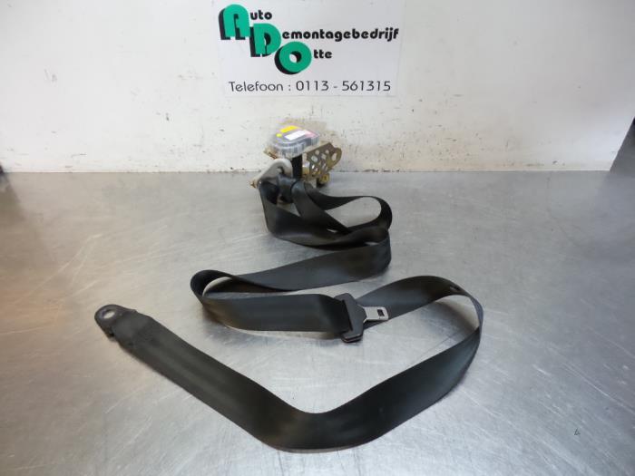 Ceinture de sécurité avant droite d'un Nissan Micra (Micra, Autos : Pièces & Accessoires, -, Utilisé, -, Nissan