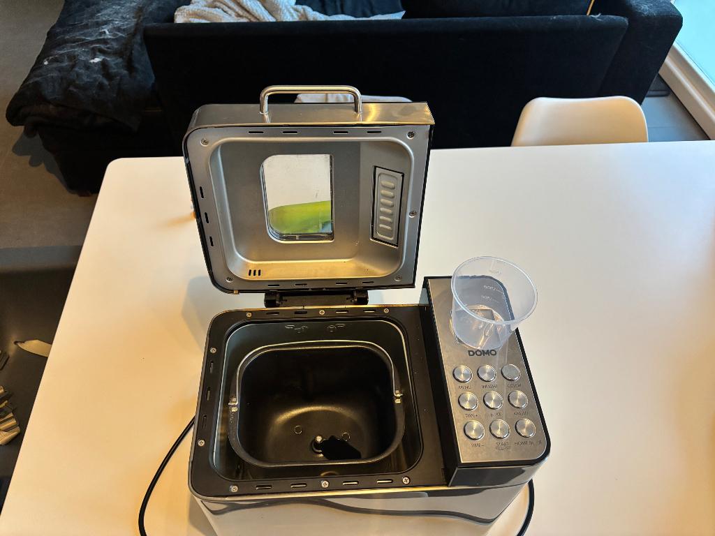 Broodbakmachine DOMO, Elektronische apparatuur, Broodbakmachines, Gebruikt, 800 tot 1200 gram deeg, Kijkvenster, Ophalen