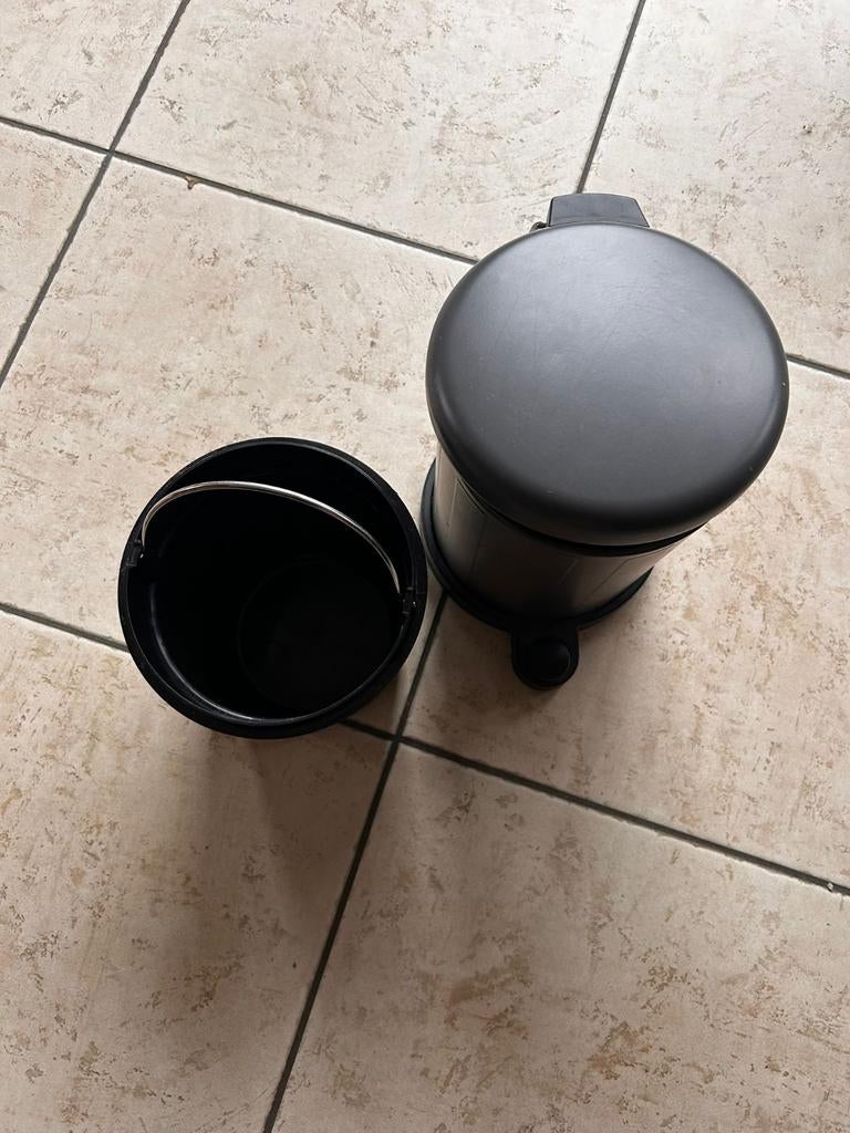 Poubelle de salle de bain Ikéa, Maison & Meubles