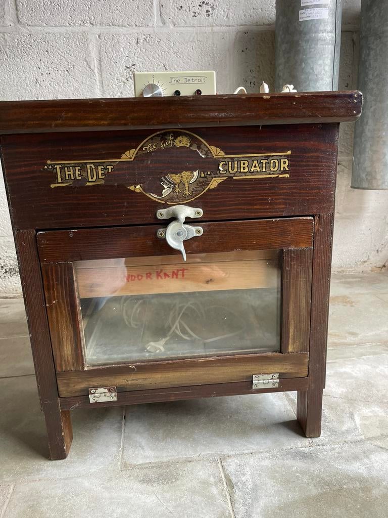 incubateur, Huis en Inrichting, Slaapkamer | Nachtkastjes, Ophalen, Zo goed als nieuw