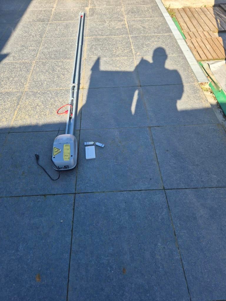 Moteur électrique pour porte de garage