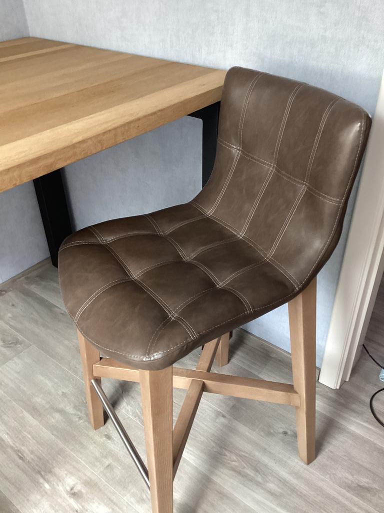 Hoge eiken tafel & 4 stoelen, Huis en Inrichting, Ophalen, Eikenhout, Vier personen, Rechthoekig