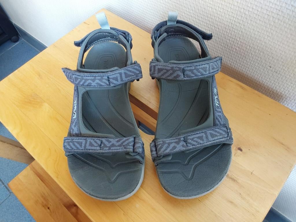 Teva sandaal maat 30! (maat 32, maar valt kleiner!) €10, Ophalen, Gebruikt, Jongen of Meisje, Schoenen
