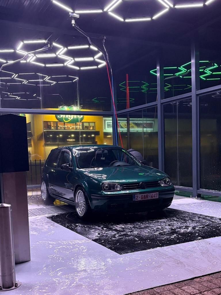 Volkswagen golf 4 1.6 16V, Autos, Achat, Alcantara, Noir, Vert