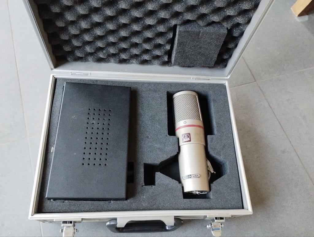 Microphone studio à tube solide Akg
Avec alimentation et câb, Musique & Instruments, Enlèvement