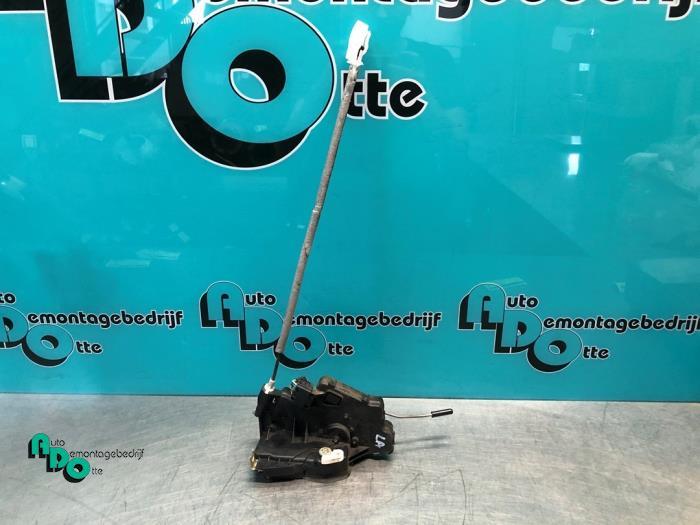 Deurslot Mechaniek 4Deurs links-achter van een BMW 3-Serie (, Gebruikt, -, -, Ophalen of Verzenden