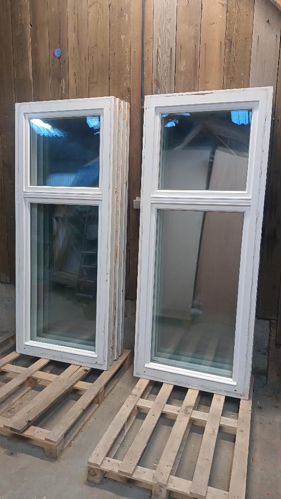 Superbe lot de 8 châssis bois méranti année 2018, Bricolage & Construction, Châssis de fenêtre, 75 à 150 cm, Enlèvement, Utilisé