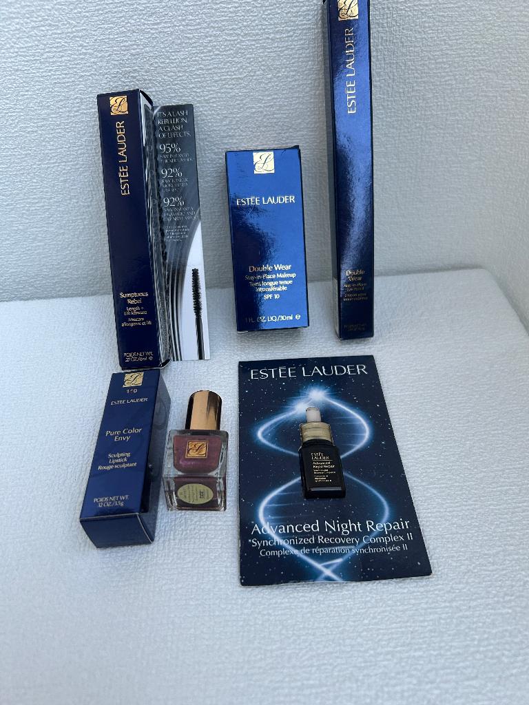 Estée Lauder luxe make-up set nieuw, Ophalen of Verzenden, Nieuw, Gehele gezicht, Make-up