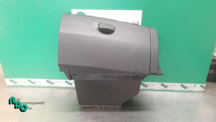 Dashboardkastje van een Renault Clio (Clio 3 06-), Gebruikt, -, Renault, -