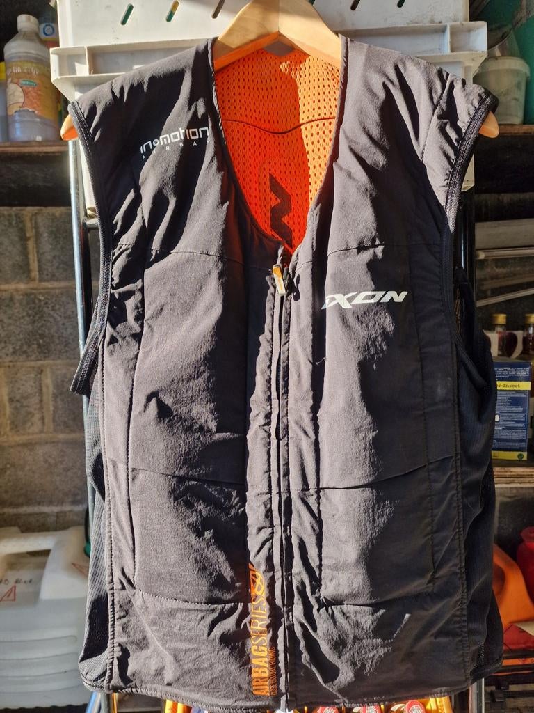 Ixon U03 airbagvest, Motoren, Kleding | Motorkleding