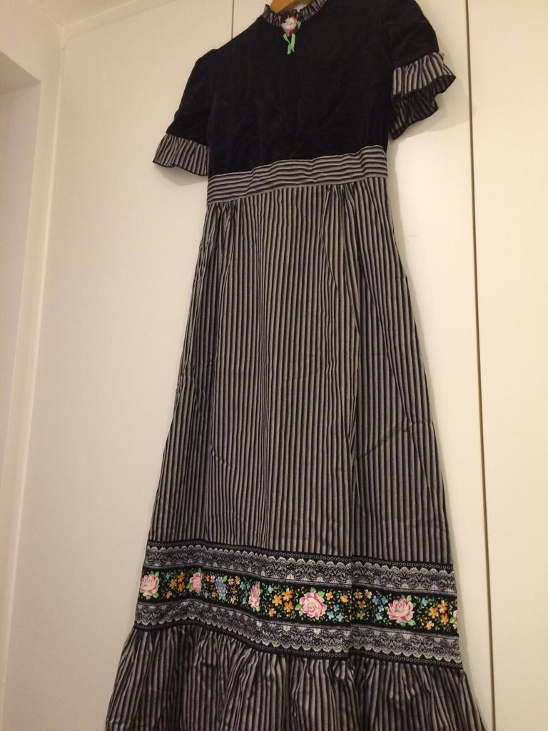 Robe de soirée filles 152 cm, Enlèvement ou Envoi, Comme neuf, Fille, Robe ou Jupe