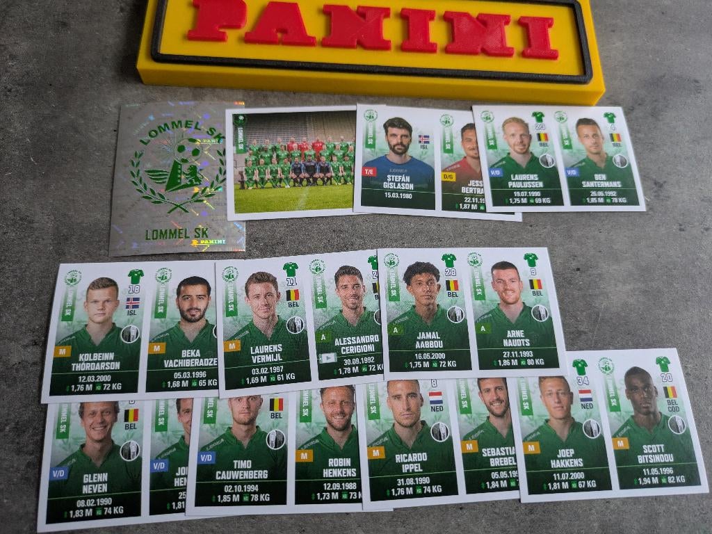 PANINI 11x STICKERS FOOTBALL 2019/20 LOMMEL SK  voetbal, Hobby en Vrije tijd, Stickers en Plaatjes, Nieuw, Ophalen of Verzenden