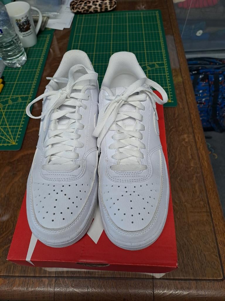 Espadrilles Nike, Enlèvement