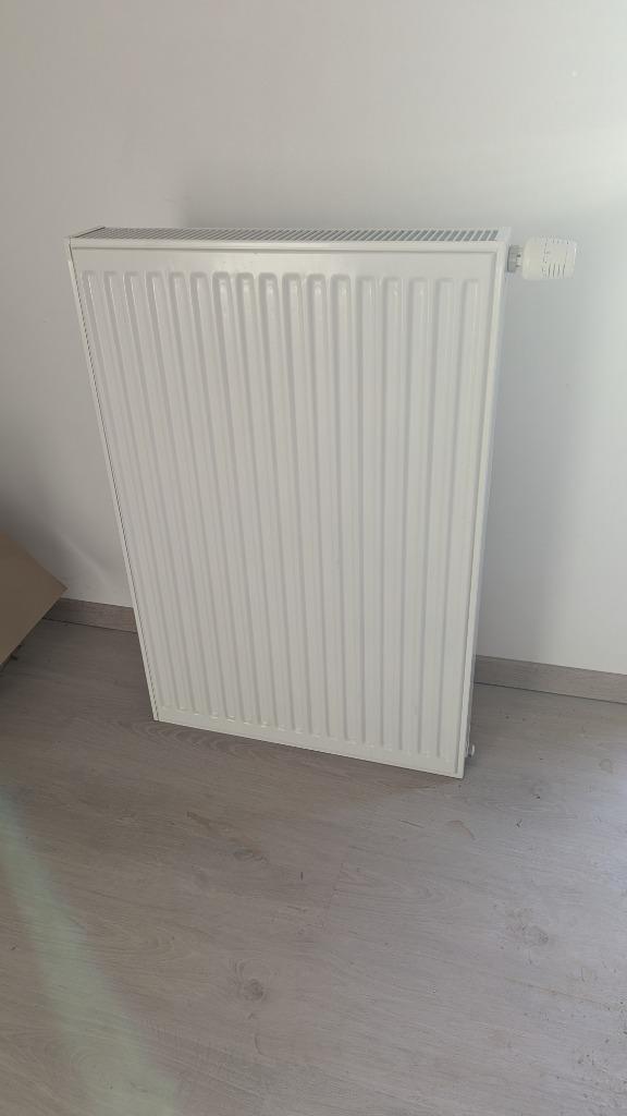 Radiator in uitstekende staat, Doe-het-zelf en Bouw, Verwarming en Radiatoren, Zo goed als nieuw, Radiator, 800 watt of meer, 80 cm of meer