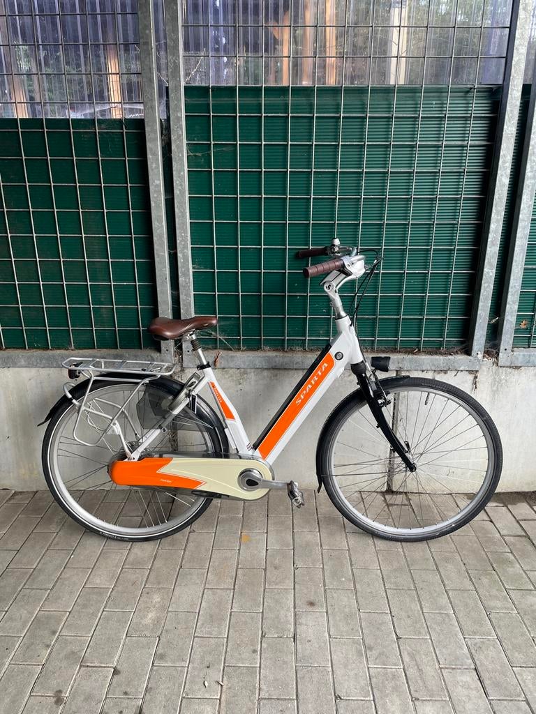 Damesfiets 28” Sparta wit/oranje maat 48, Fietsen en Brommers, Fietsen | Dames | Damesfietsen, Ophalen, Sparta, 47 tot 50 cm, Versnellingen