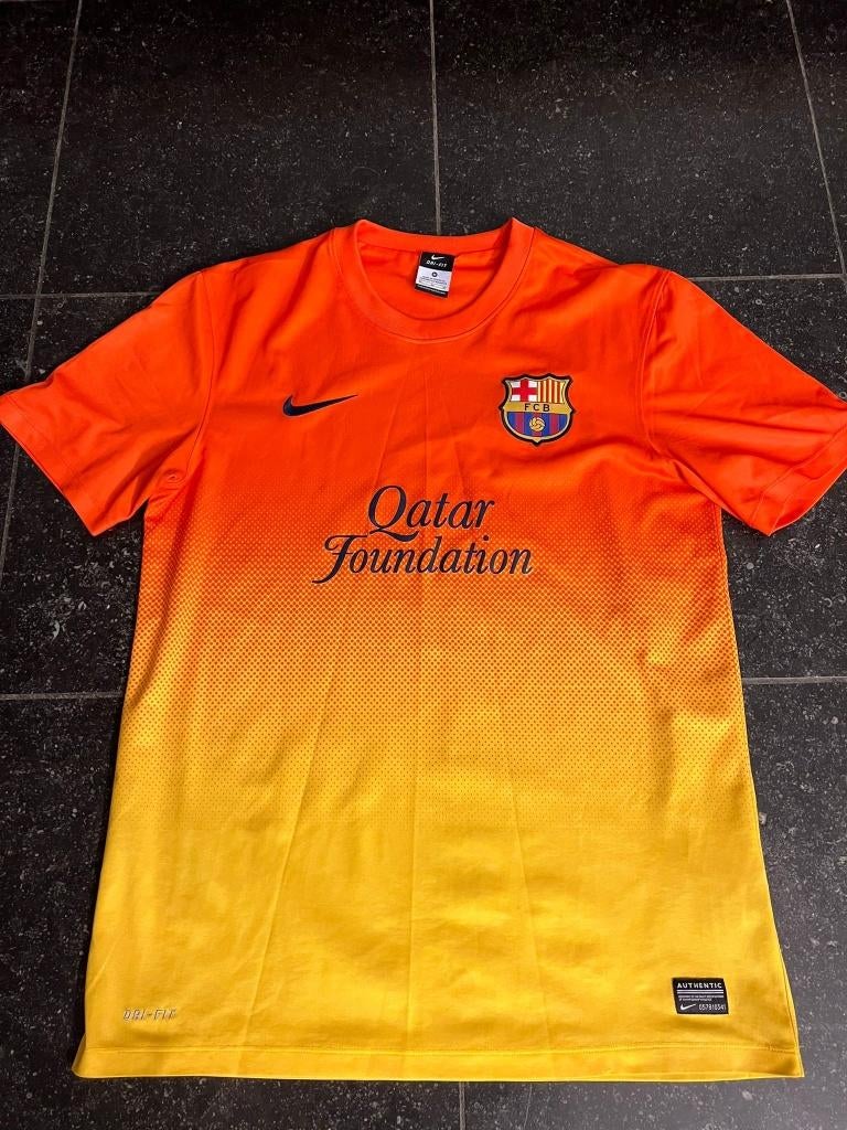 Maillot extérieur du FC Barcelone, Sports & Fitness, Football, Taille M, Enlèvement ou Envoi, Neuf, Maillot