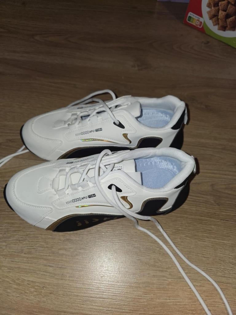 Unisex schoenen nieuw maat 39, Sport en Fitness, Basketbal, Ophalen, Schoenen