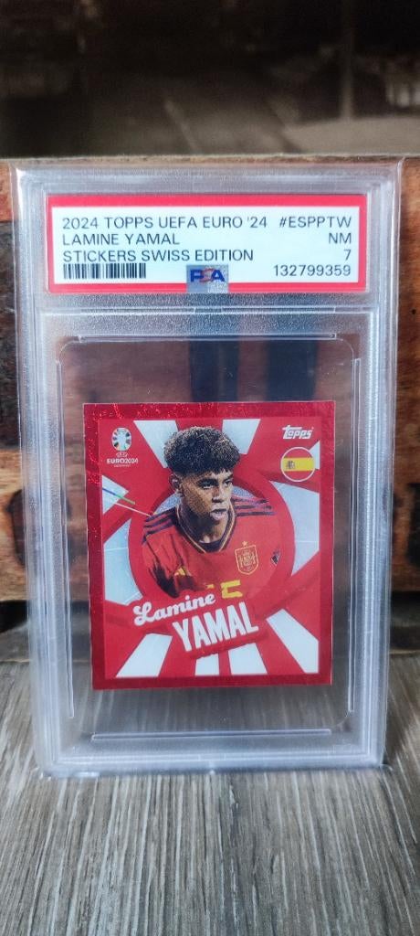 Lamine yamal euro 2024 swiss edition red rare, Ophalen of Verzenden, Zo goed als nieuw, Sticker