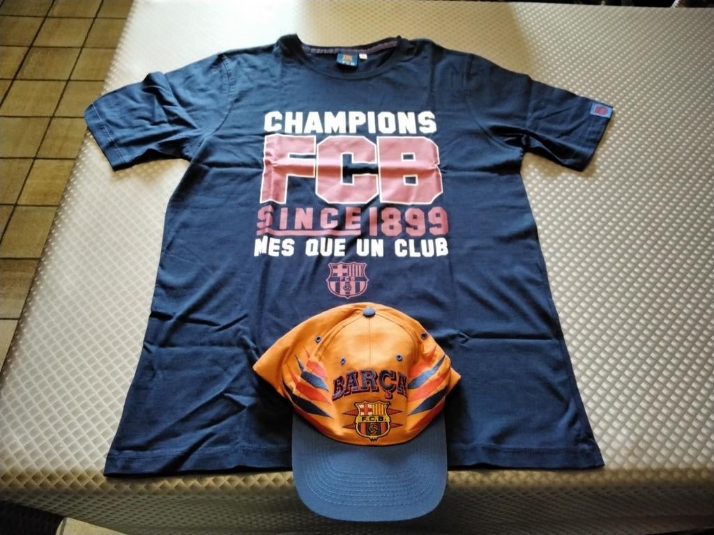 T-shirt et chapeau Barcelona neufs, Vêtements | Hommes, Enlèvement ou Envoi, Comme neuf