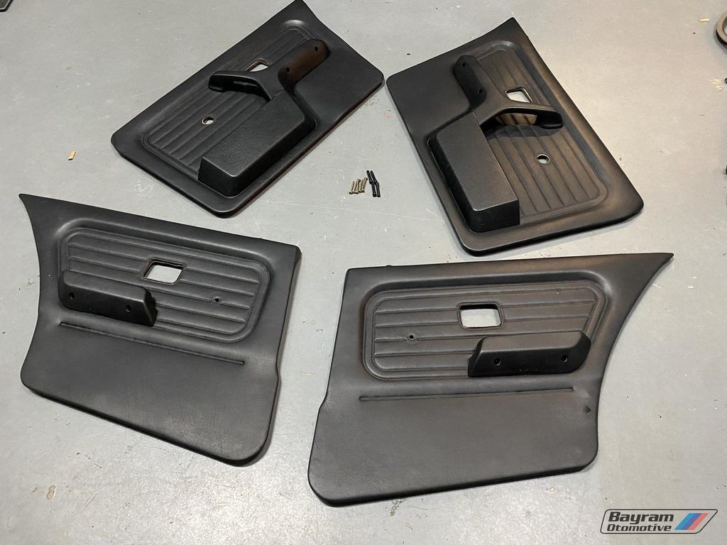 Bmw E30 sedan zwarte deurpanelen set 3-serie 4-drs deurkaart, Auto-onderdelen, Ophalen, Gebruikt, -, -