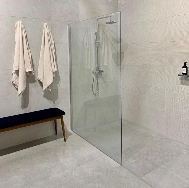 Tegels met plinten, Doe-het-zelf en Bouw, Tegels, Ophalen, Zo goed als nieuw