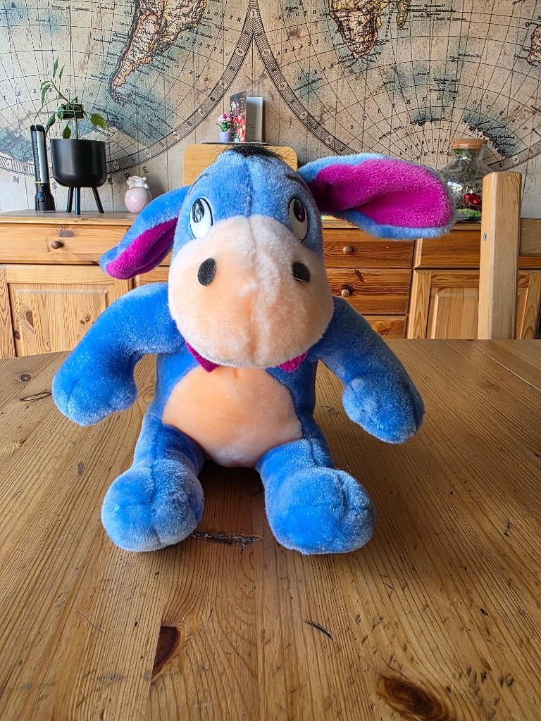 Peluche Bourriquet nœud papillon, Enfants & Bébés, Jouets | Peluches, Comme neuf, Autres types, Enlèvement