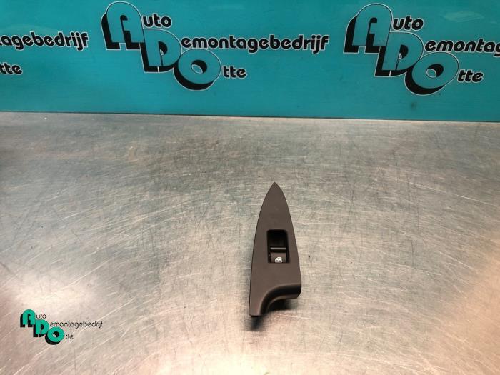 Elektrisch Raam Schakelaar van een Alfa Romeo Giulietta (Giu, Gebruikt, -, -, Ophalen of Verzenden